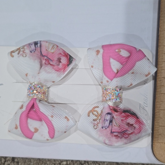 Clip bows - Picture 3 of 3